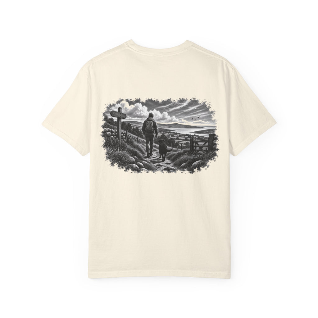 MiSQue The Wanderer Labrador T-shirt with man and dog countryside artwork