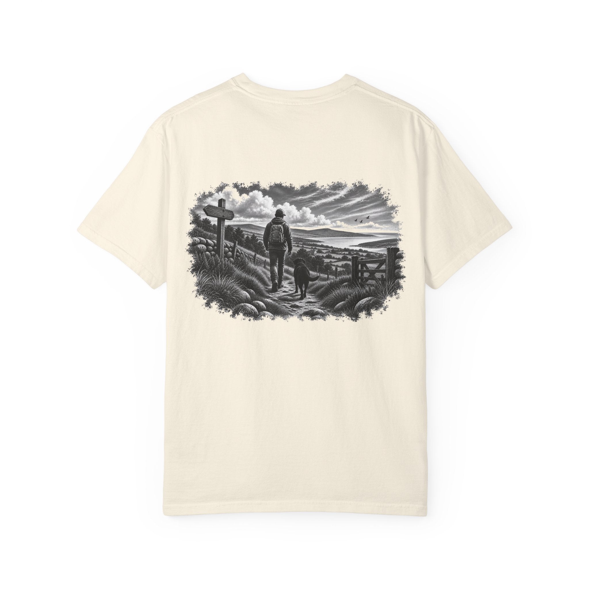 MiSQue The Wanderer Labrador T-shirt with man and dog countryside artwork