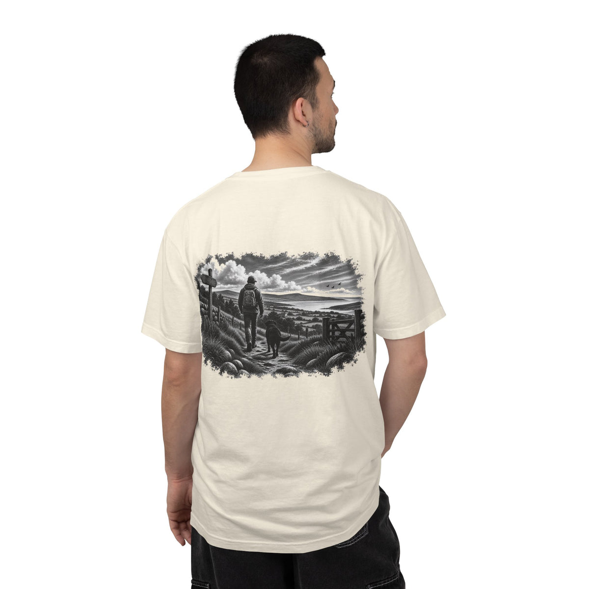 MiSQue The Wanderer — Labrador T-Shirt