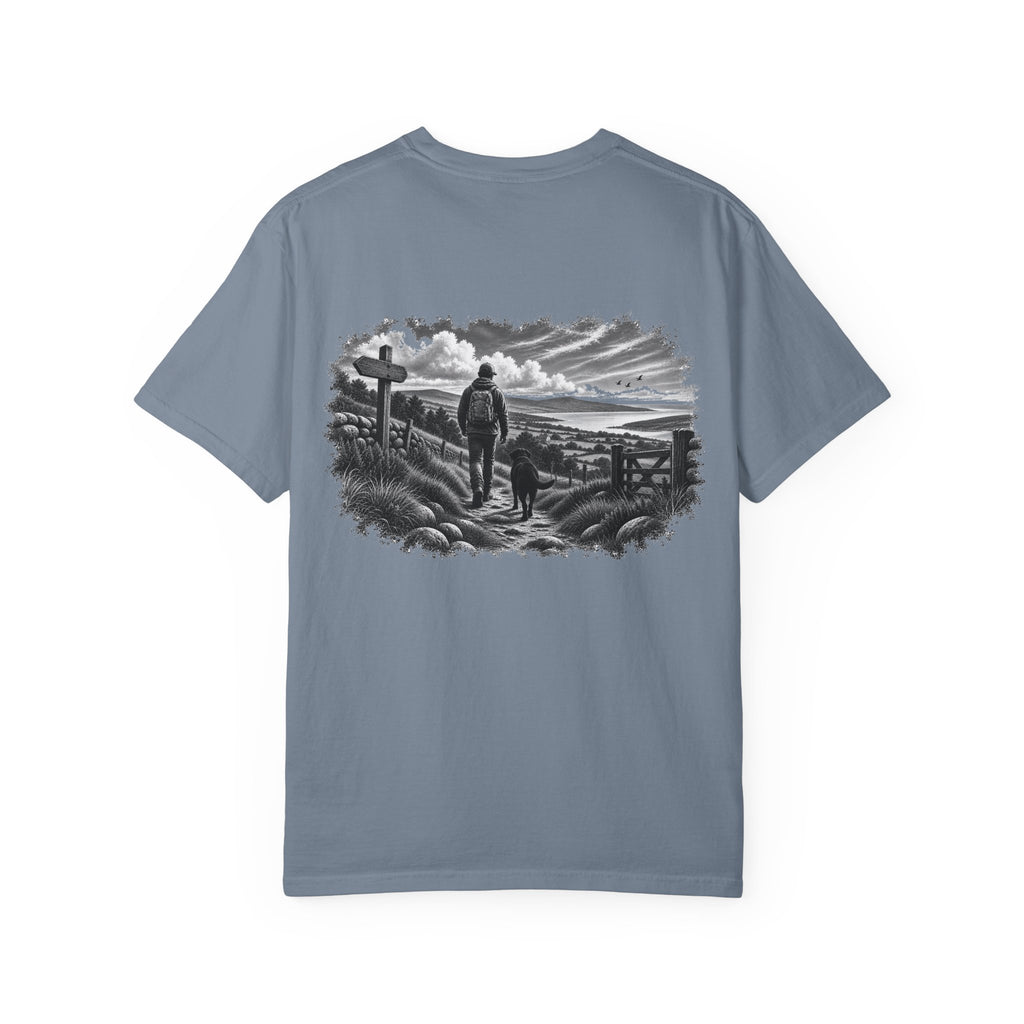 MiSQue The Wanderer Labrador T-shirt with man and dog countryside artwork