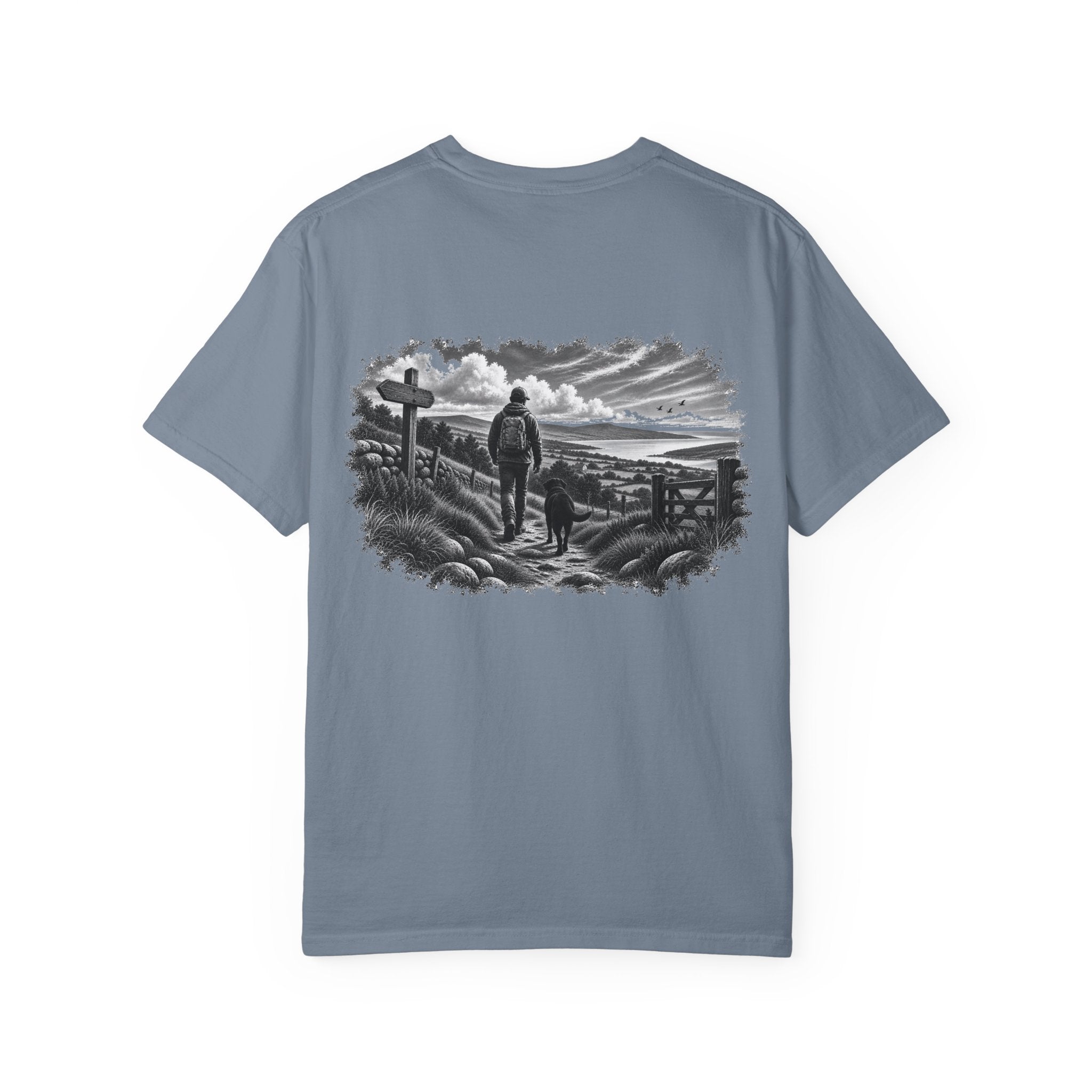 MiSQue The Wanderer Labrador T-shirt with man and dog countryside artwork