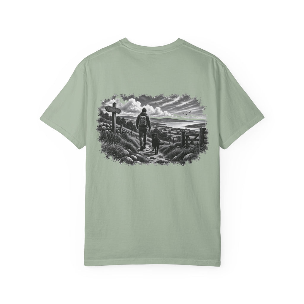 MiSQue The Wanderer Labrador T-shirt with man and dog countryside artwork